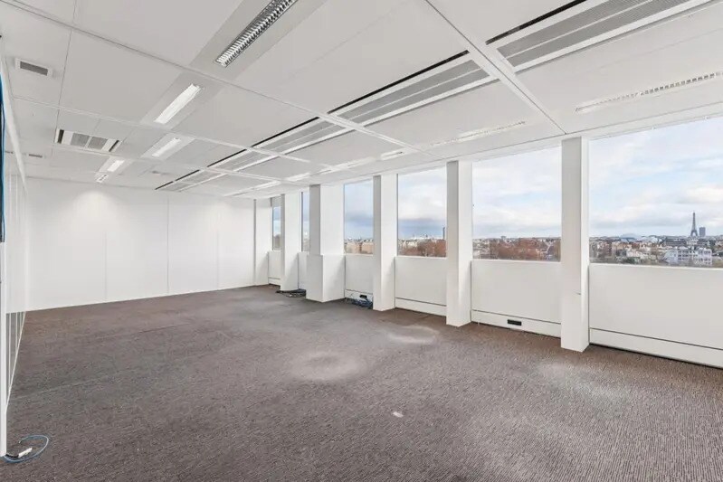Office in Puteaux to rent Building Photo- Image 1 of 11
