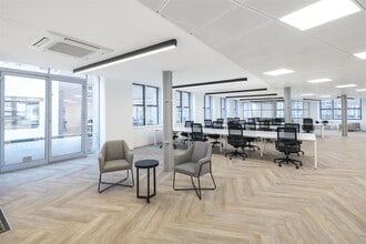 9-10 Mallow St, London to rent Interior Photo- Image 2 of 4