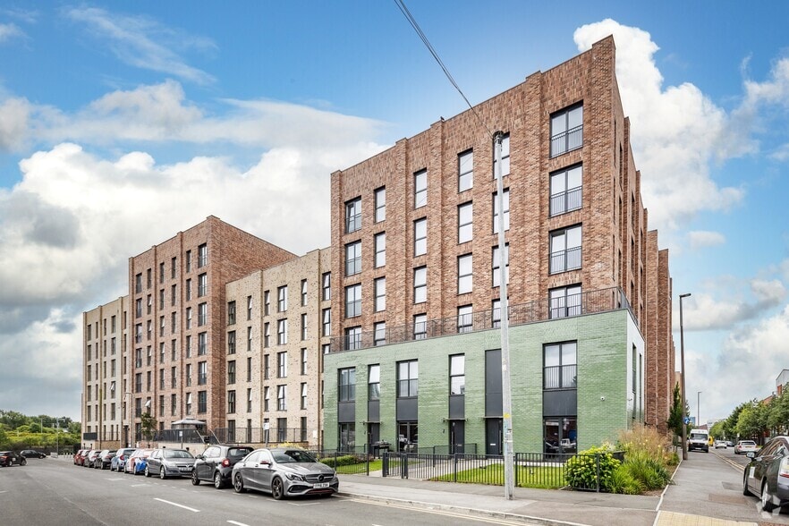 295 Ordsall Ln, Salford for sale - Building Photo - Image 2 of 4