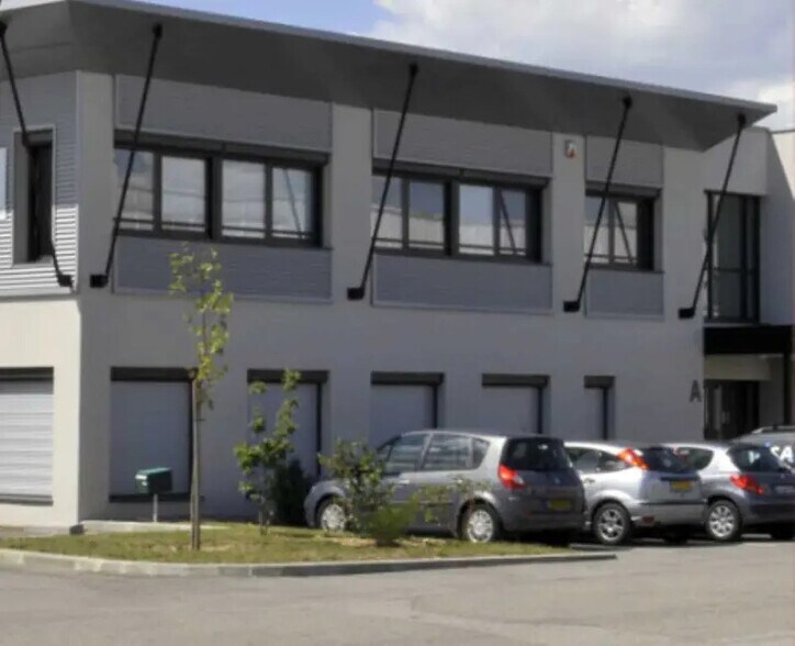 Light Industrial in Saint-Priest to rent - Building Photo - Image 2 of 19