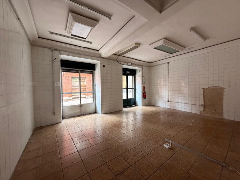 Retail in Ávila, Ávila to rent - Building Photo - Image 2 of 3