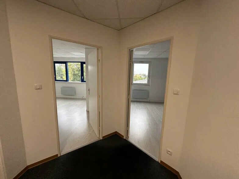 Office in Hoenheim to rent - Building Photo - Image 2 of 8