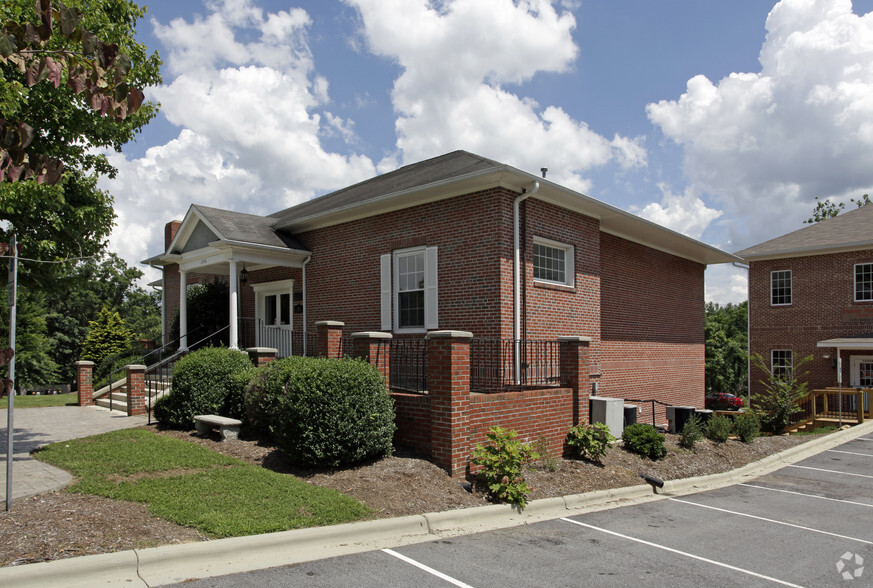 2700 Greenville Hwy, Flat Rock, NC for sale - Primary Photo - Image 1 of 1