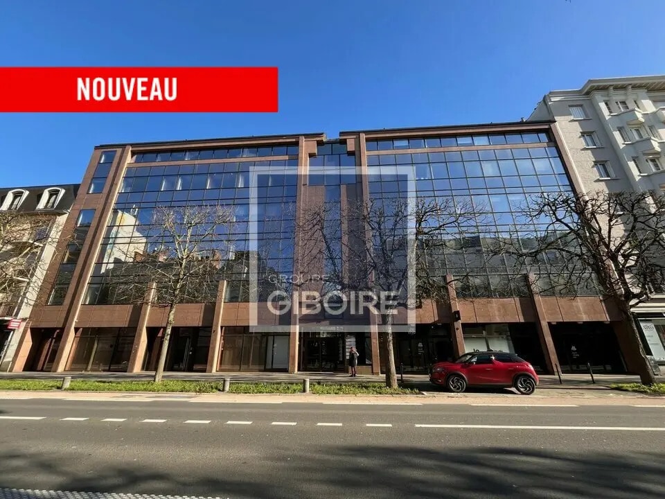 Location Bureaux 113 m² - Photo 1