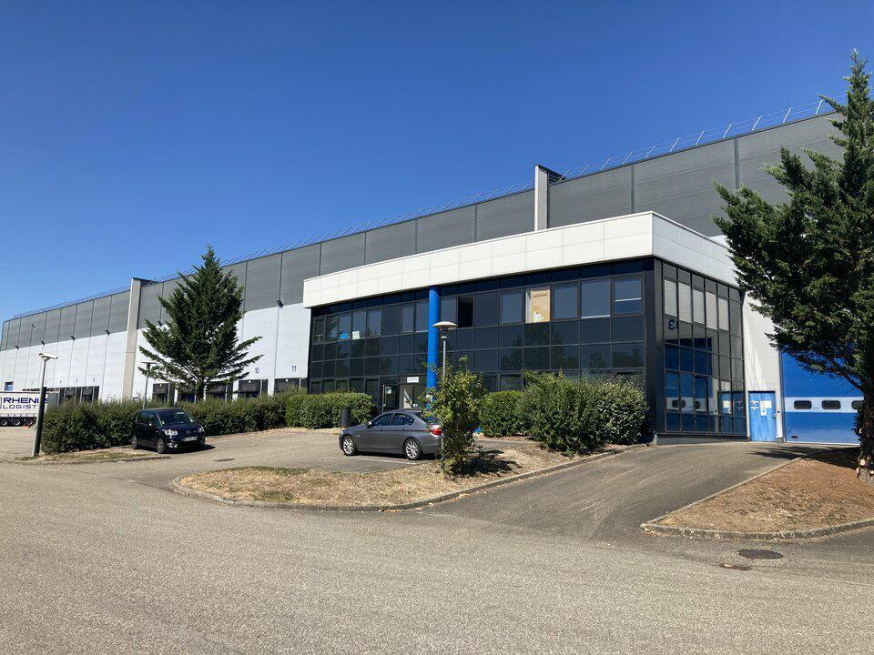 Location Entrepôt 16 442 m² - Photo 1