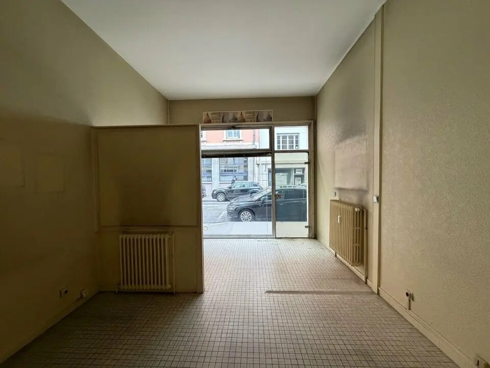 Build-to-Rent in Lyon for sale Building Photo- Image 1 of 8