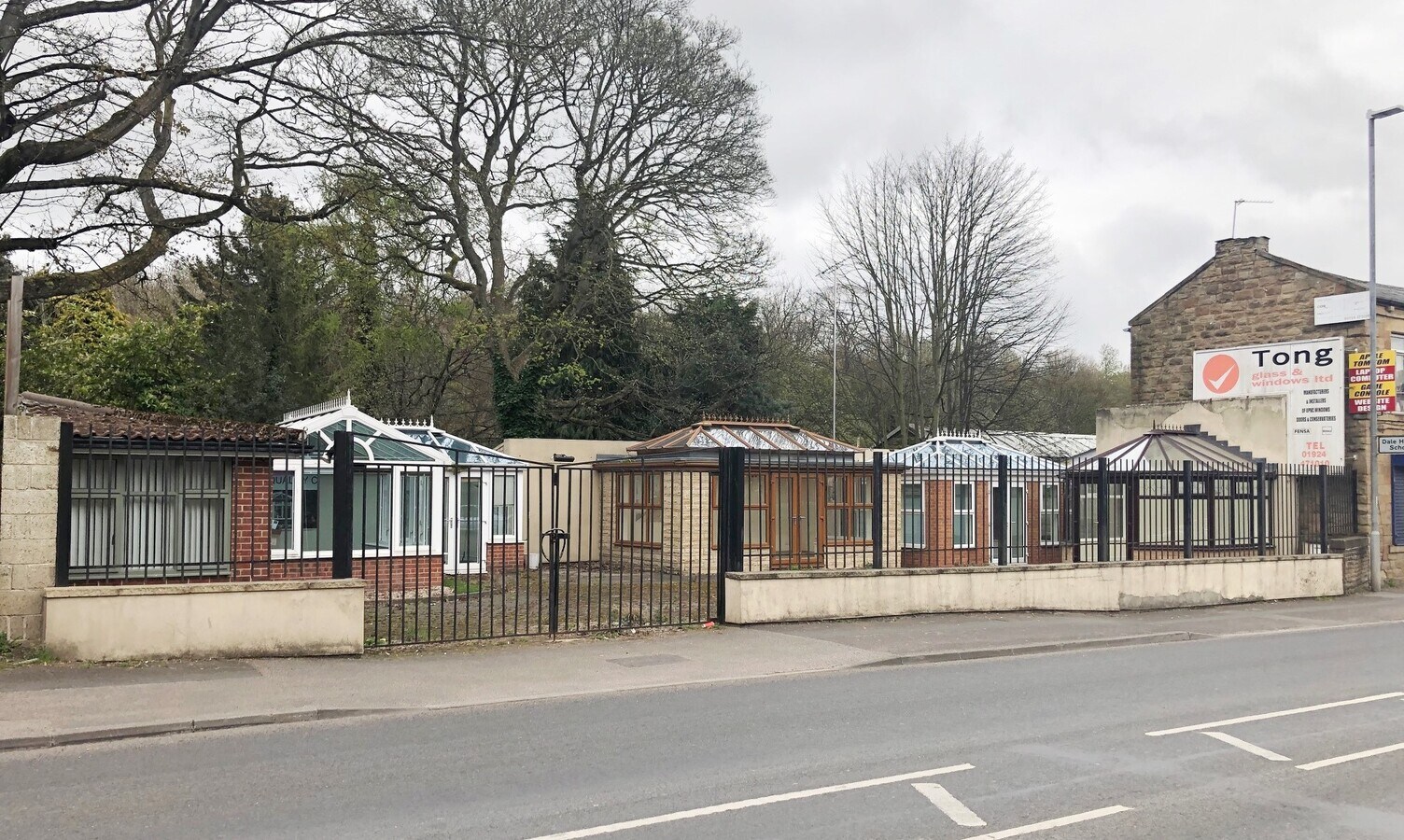 B634 Bradford Road Rd, Batley WF17 8HF