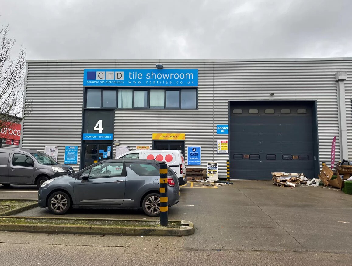 390 North Circular Rd, London to rent Building Photo- Image 1 of 5