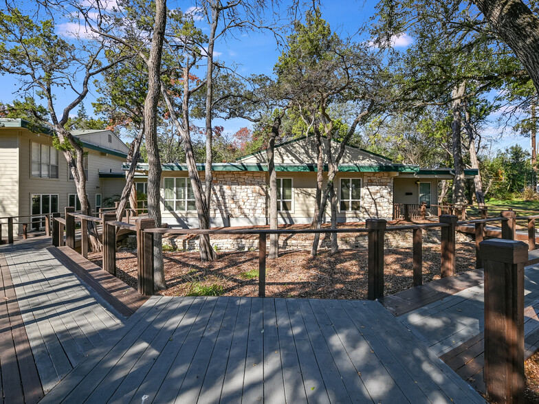 3939 Bee Caves Rd, Austin, TX for rent - Building Photo - Image 3 of 16