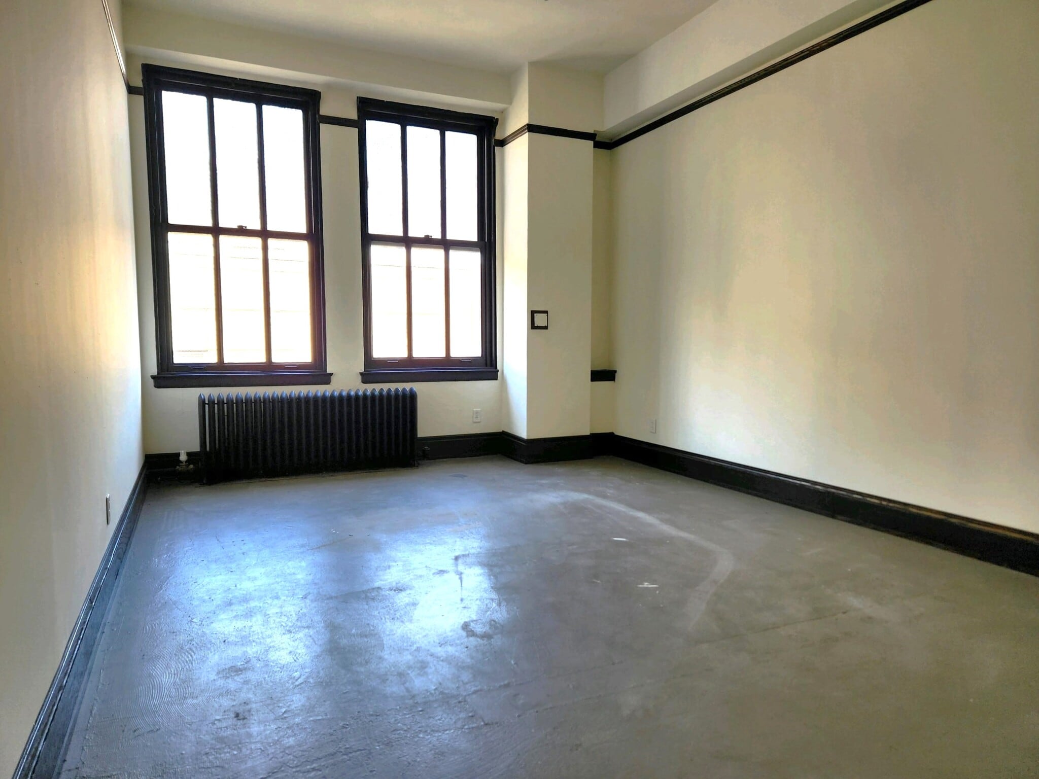 275 4th St E, Saint Paul, MN to rent Interior Photo- Image 1 of 3