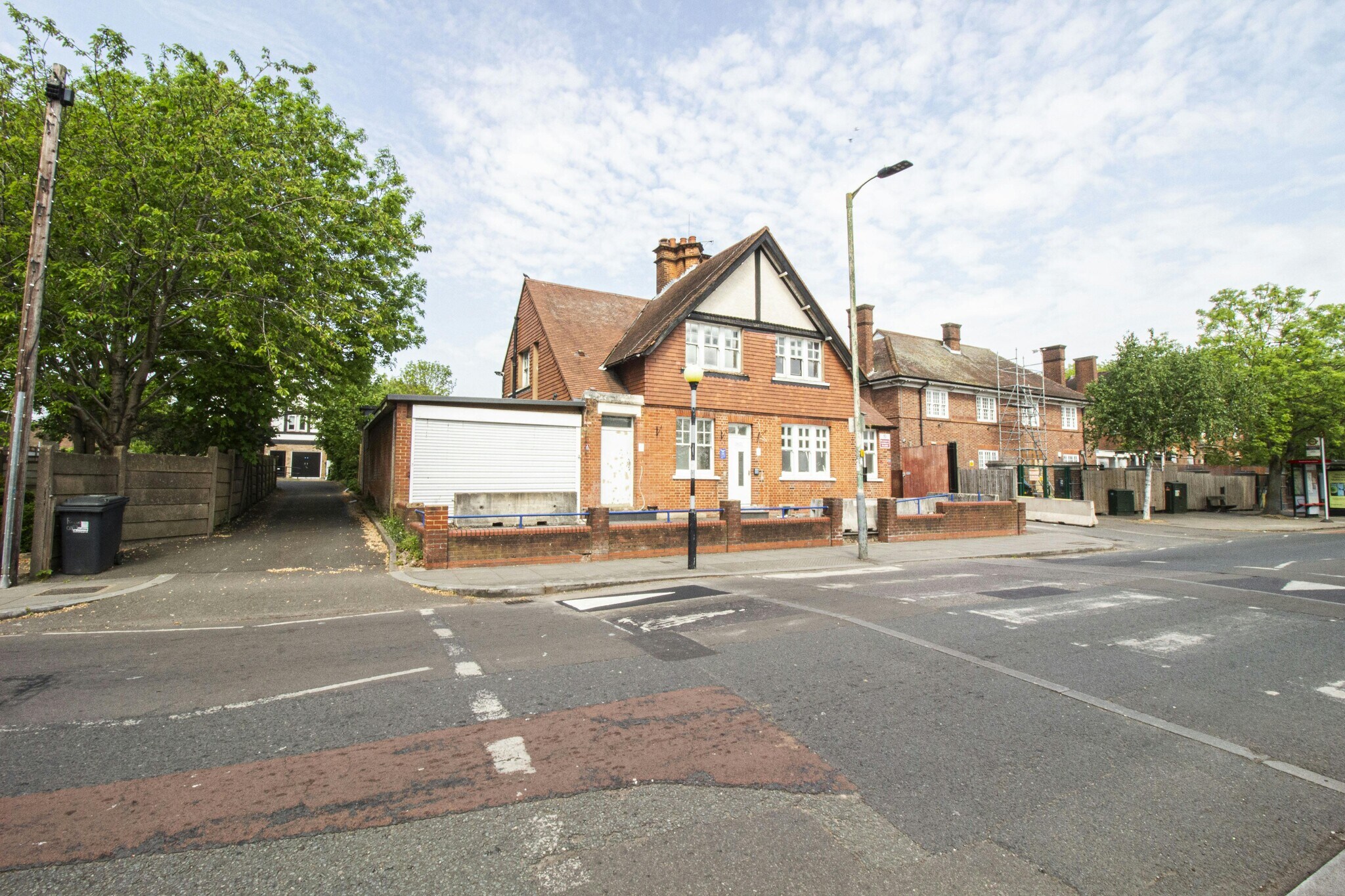 21 Oldfield Ln S, Greenford to rent Primary Photo- Image 1 of 2
