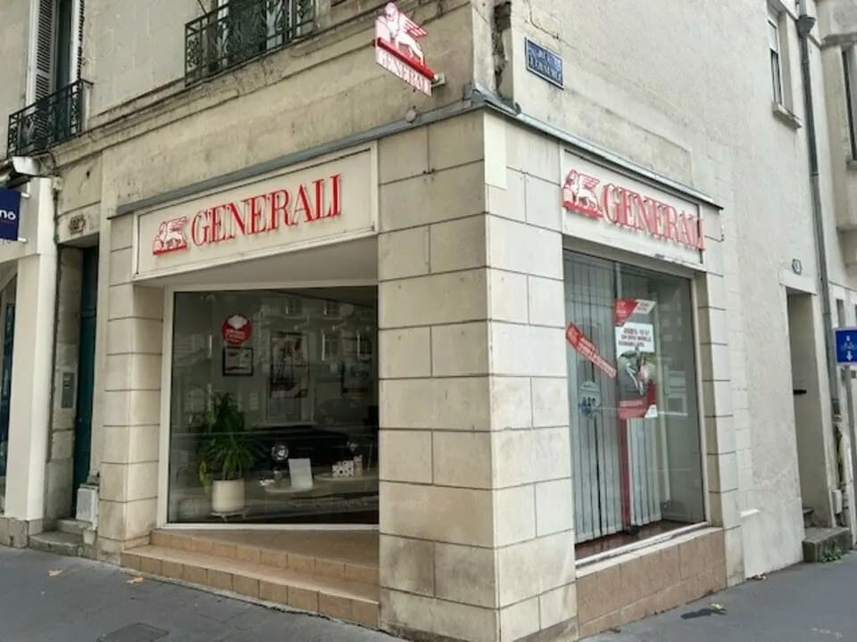 Location Commerce 85 m² - Photo 1