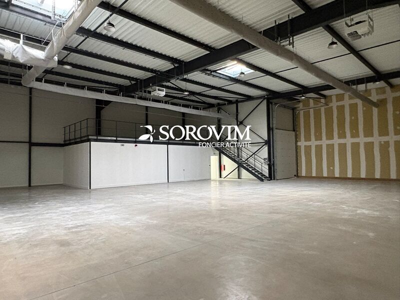 Light Industrial in Janneyrias for sale Building Photo- Image 1 of 18