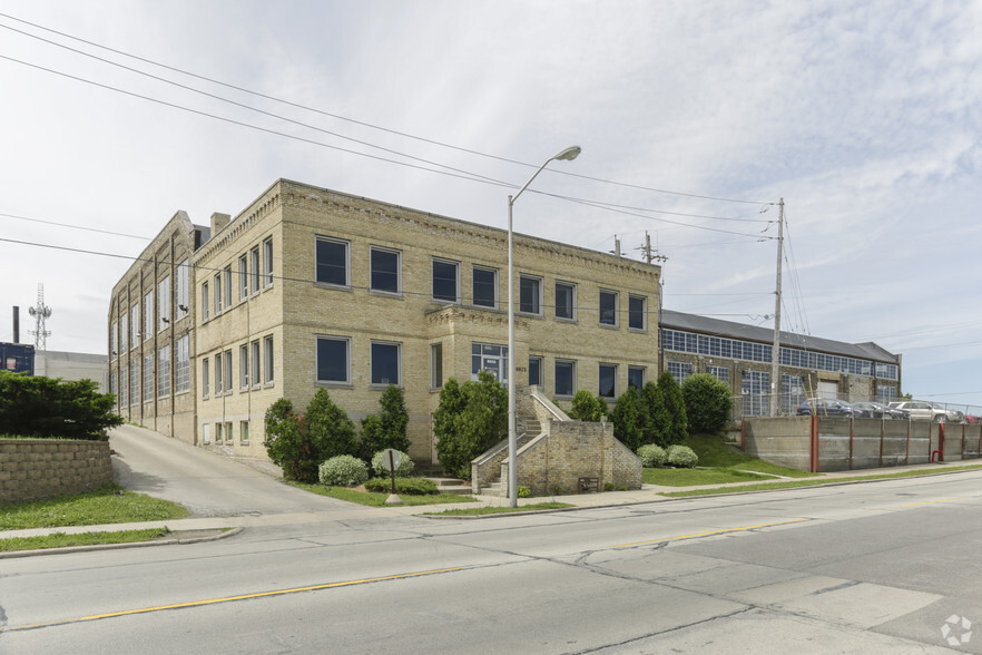 6607-6623 W Mitchell St, West Allis, WI for sale - Primary Photo - Image 1 of 1