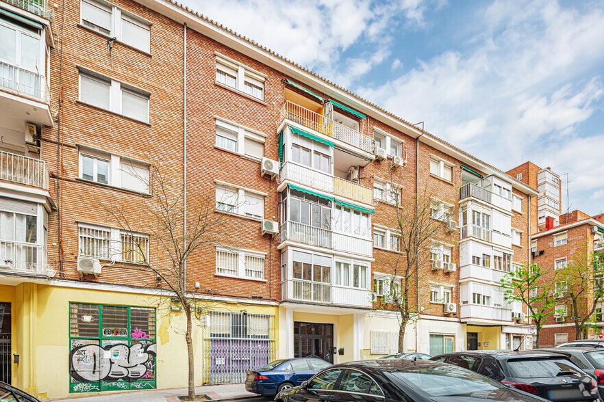 Calle del Elfo, 63, Madrid, Madrid for sale - Building Photo - Image 1 of 1