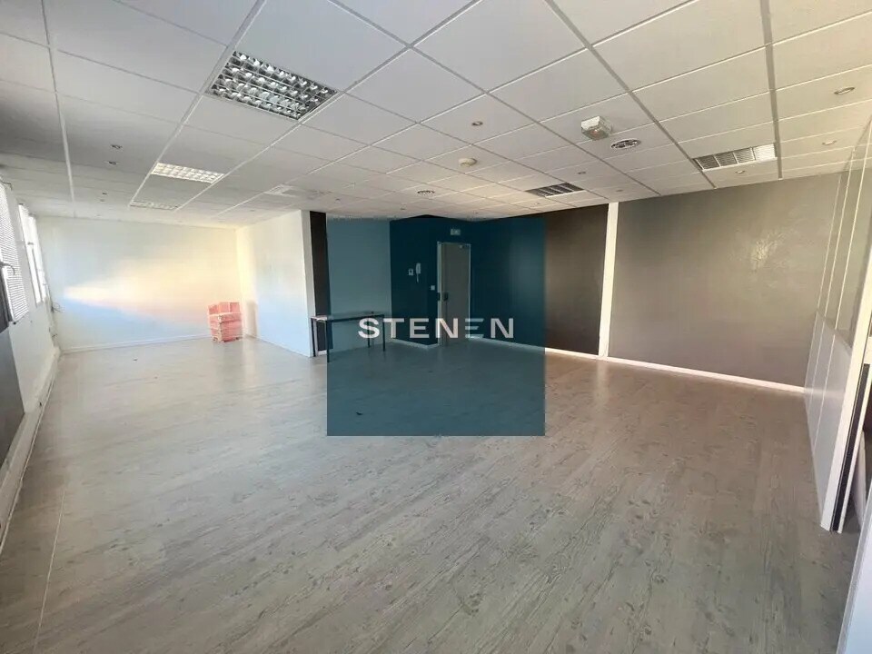 Location Bureaux 90 m² - Photo 1