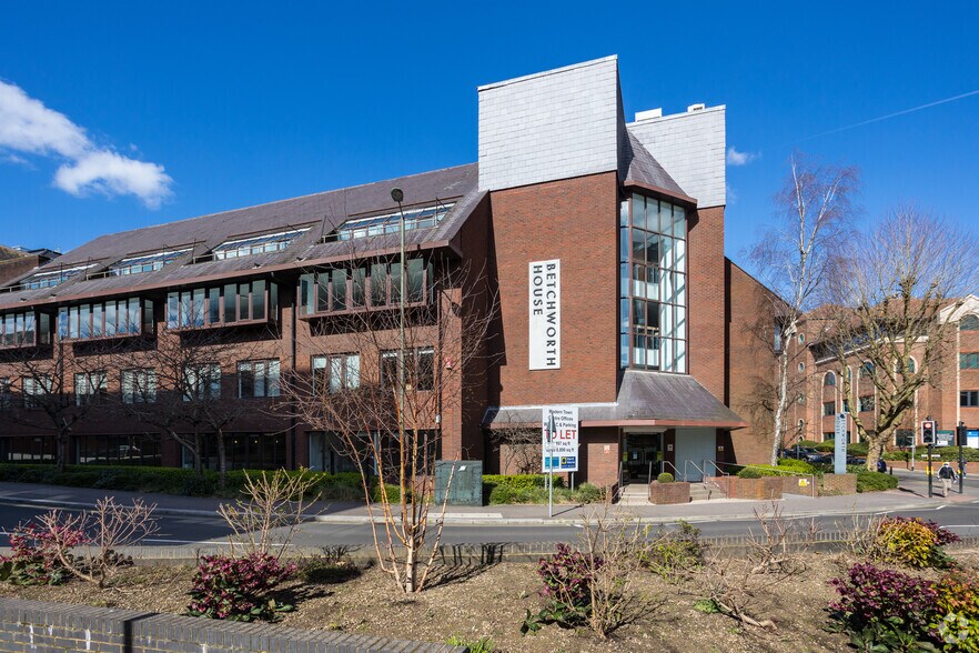 57-65 Station Road, Redhill to rent - Building Photo - Image 2 of 8