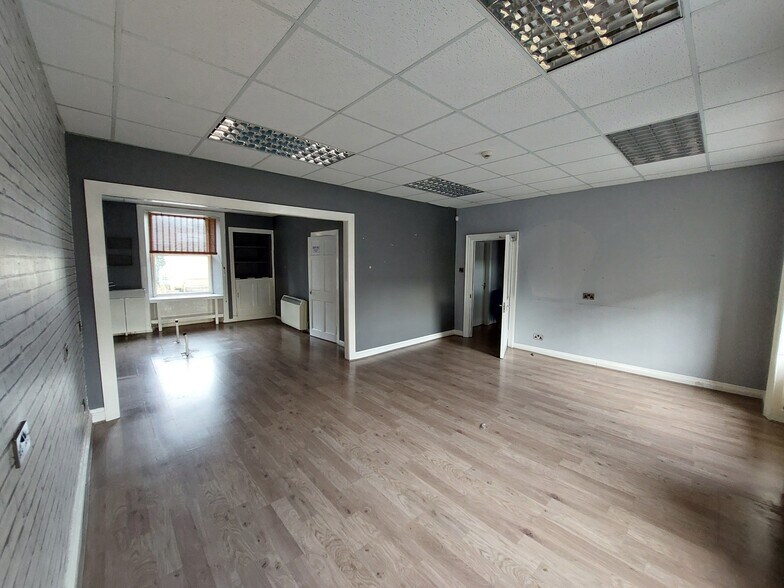 73 Bonnygate, Cupar to rent - Building Photo - Image 3 of 4