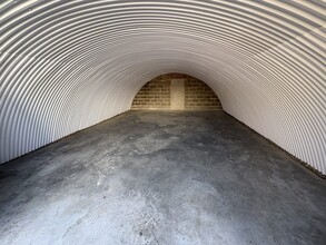 Barton Rd, Rochester to rent Interior Photo- Image 1 of 1