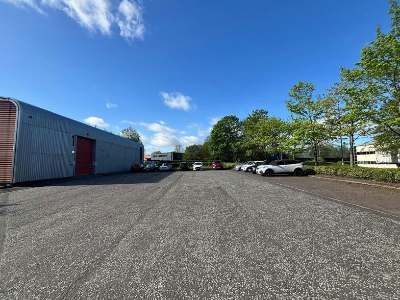 2 South Ave, Clydebank to rent - Building Photo - Image 2 of 4