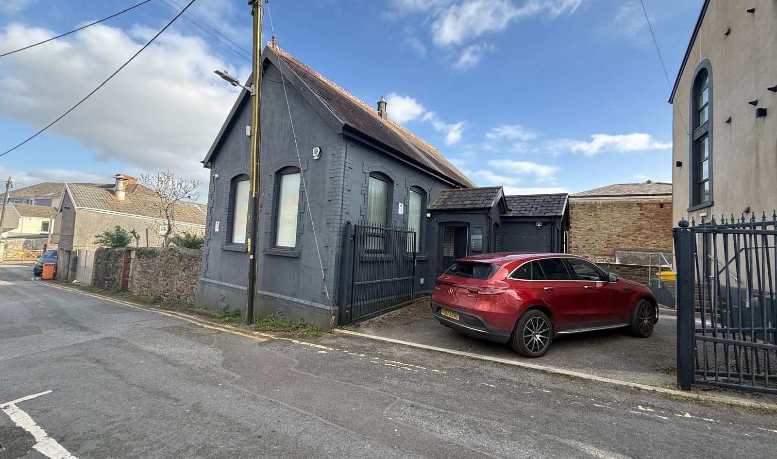 28B Bridge St, Burry Port to rent Primary Photo- Image 1 of 7