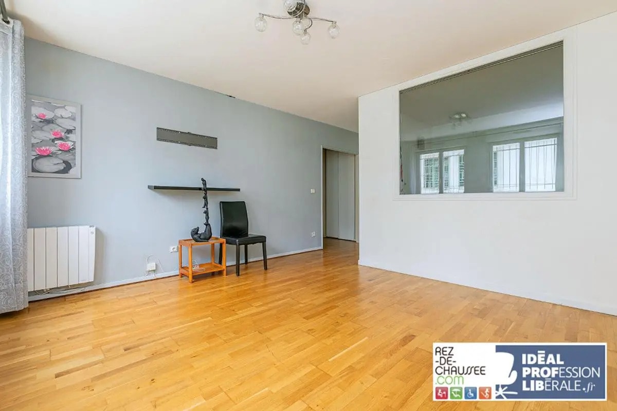 Office in Puteaux for sale Building Photo- Image 1 of 12