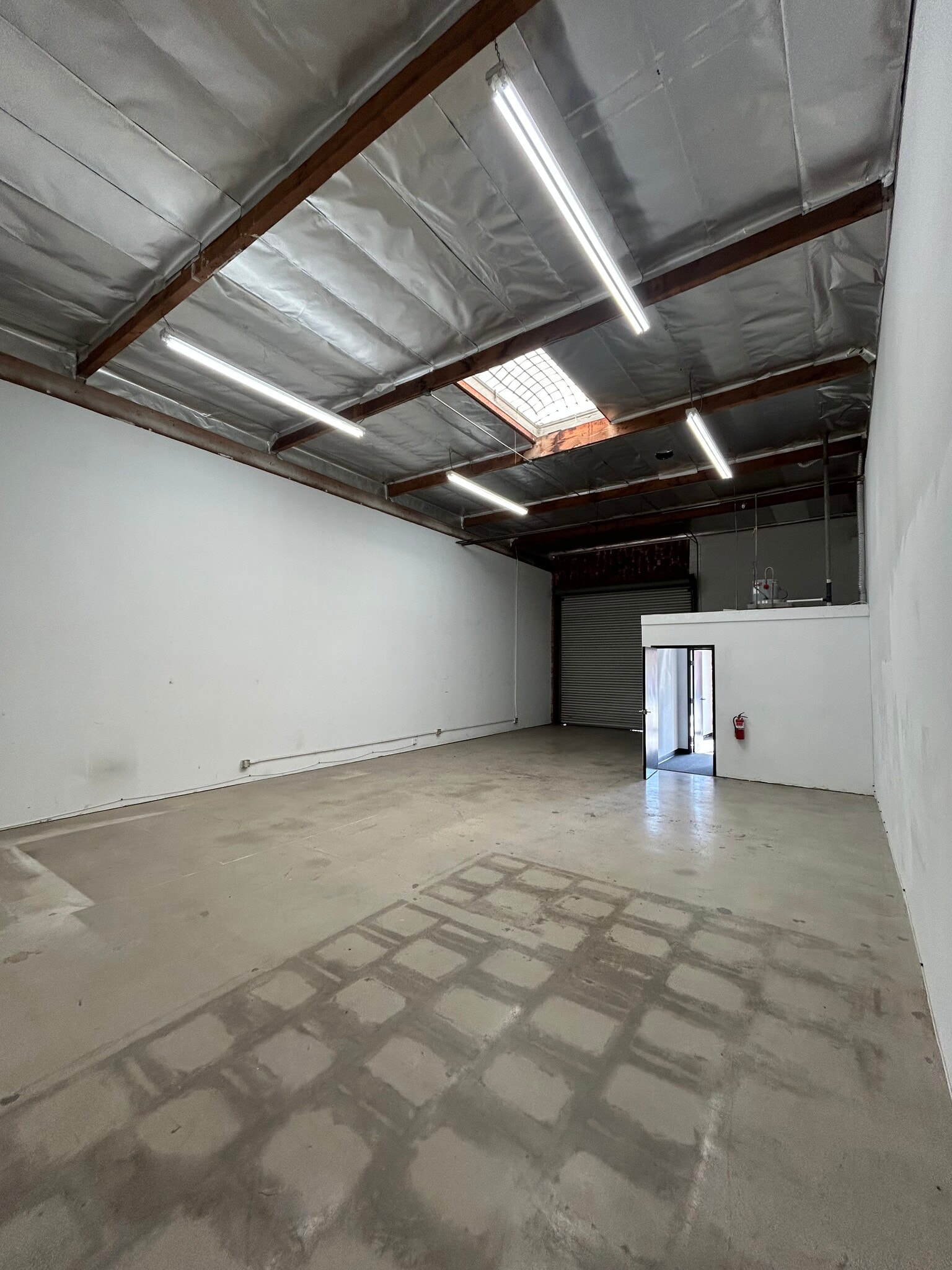 1972-1996 W Del Amo Blvd, Torrance, CA to rent Interior Photo- Image 1 of 10