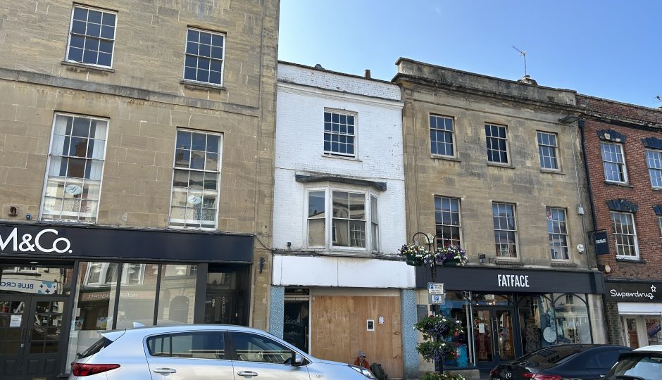 29 High St, Wells to rent Building Photo- Image 1 of 1