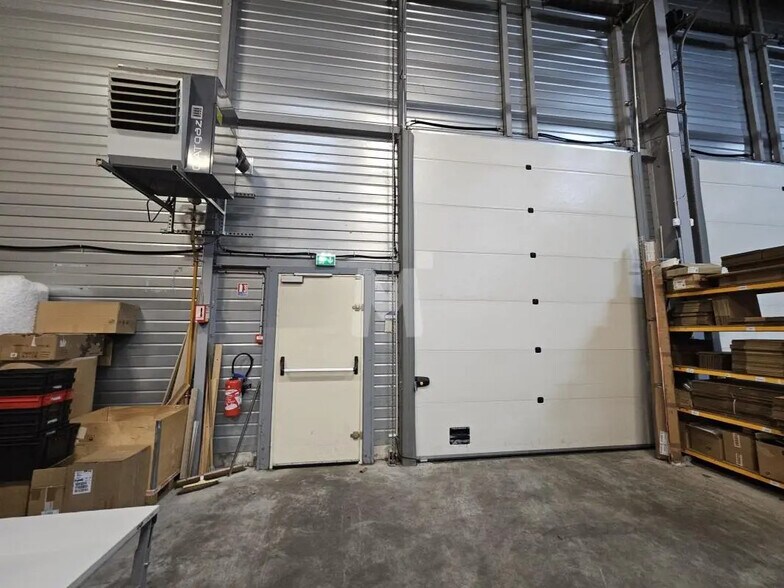 Office in Lisses to rent - Interior Photo - Image 3 of 11