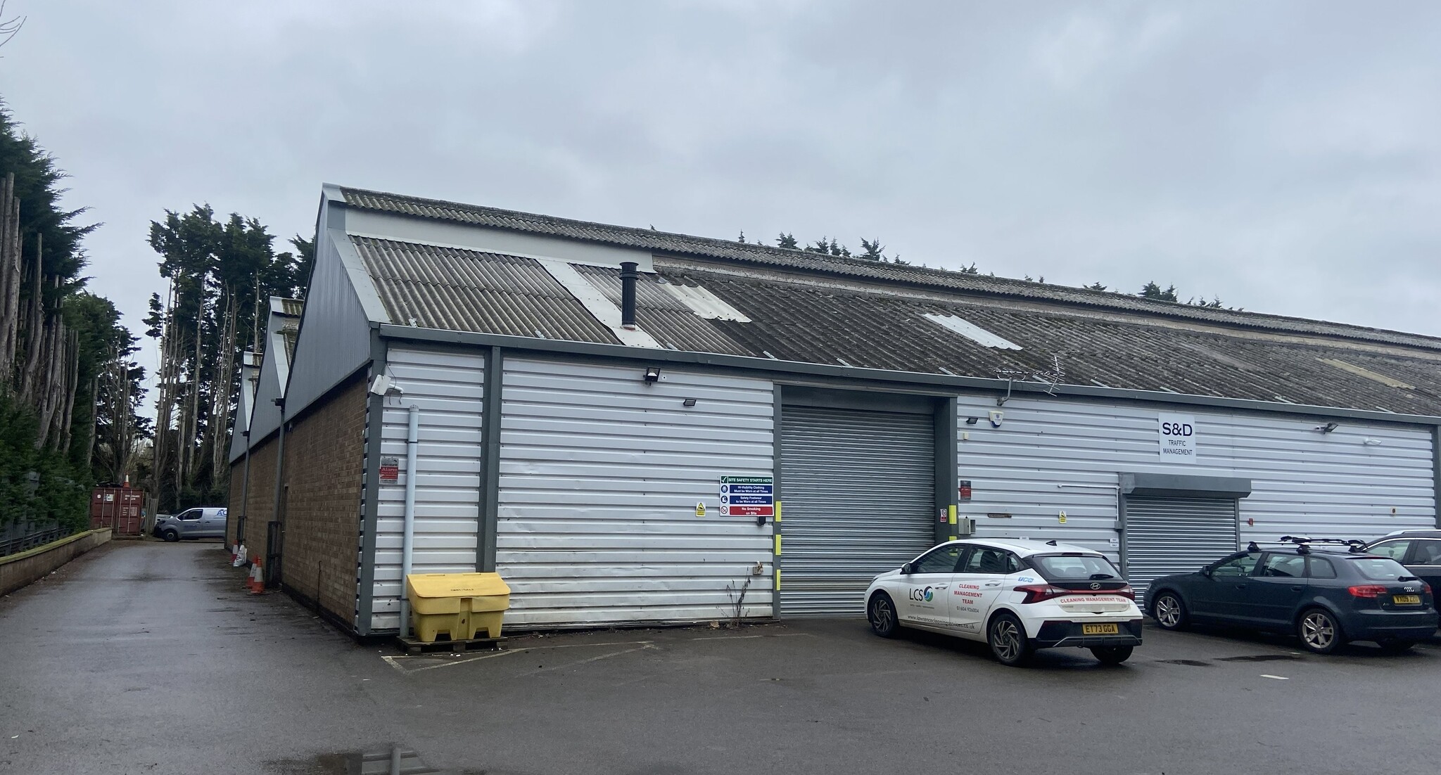 Harlestone Rd, Northampton to rent Building Photo- Image 1 of 6