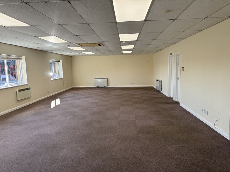 Presentation House, Reeds Lane, Sayers Common, Hurstpierpoint to rent - Building Photo - Image 2 of 13