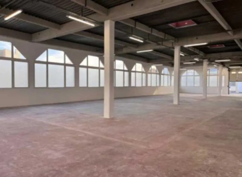Light Industrial in Aubervilliers to rent Interior Photo- Image 1 of 5