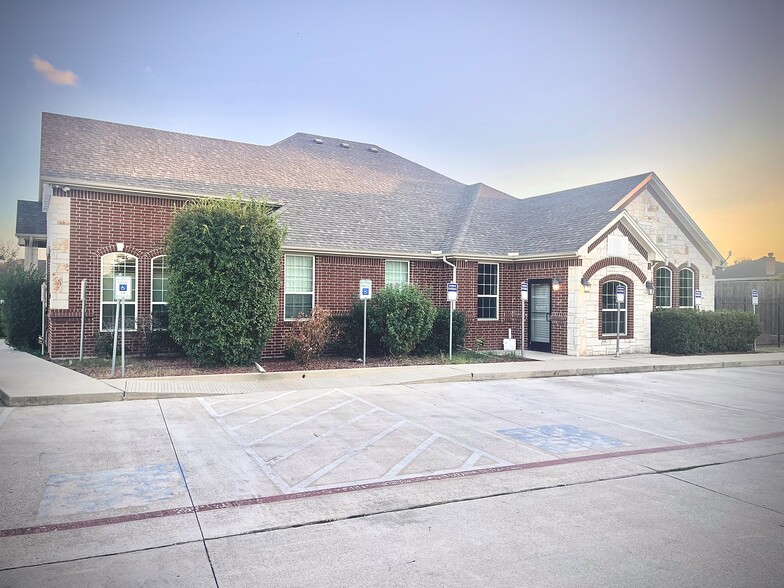 200 W J Boaz Rd, Saginaw, TX for rent - Building Photo - Image 1 of 6