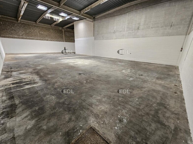 Industrial in Valenton to rent - Interior Photo - Image 1 of 8