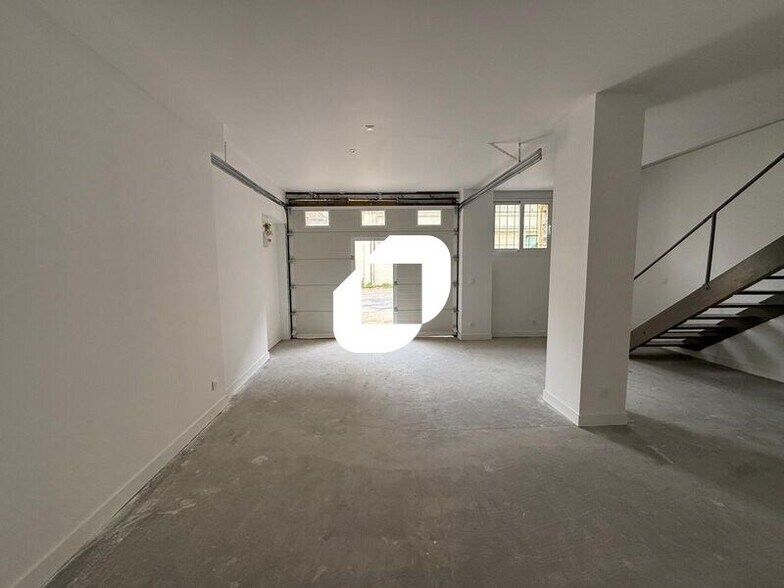 Rue Du General Leclerc, SAINT-OUEN-L'AUMONE to rent - Interior Photo - Image 2 of 15