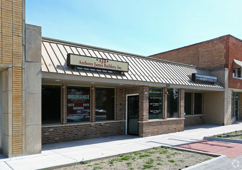 930 E Northwest Hwy, Mount Prospect, IL for rent - Primary Photo - Image 1 of 3