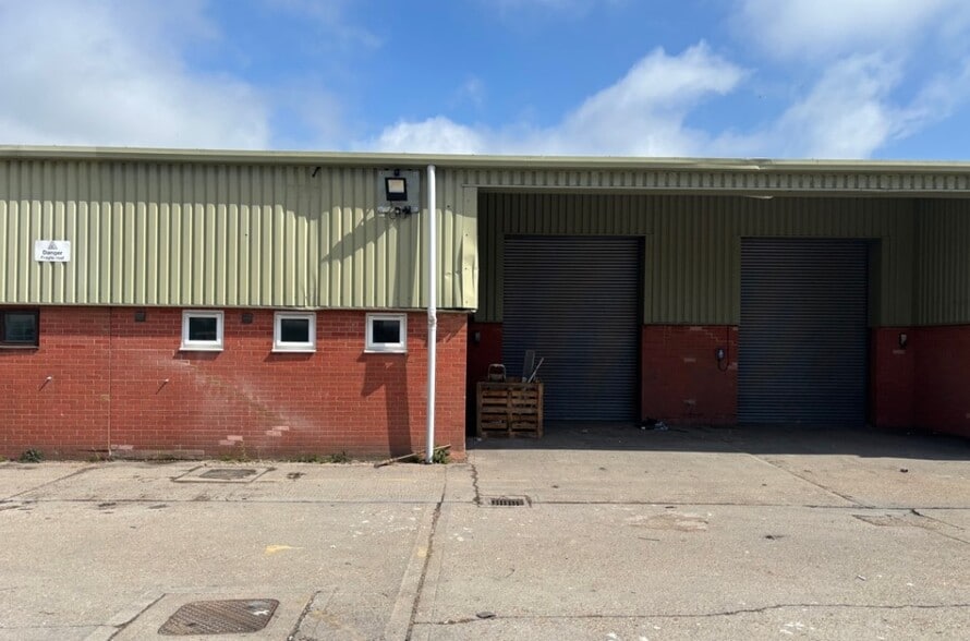 Burndell Rd, Ford to rent - Building Photo - Image 2 of 4