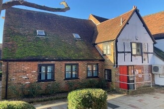 2 The Courtyard, Denmark Street, Wokingham to rent Building Photo- Image 2 of 9