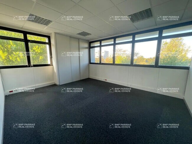 Vente Bureaux 200 m² à 403 m²