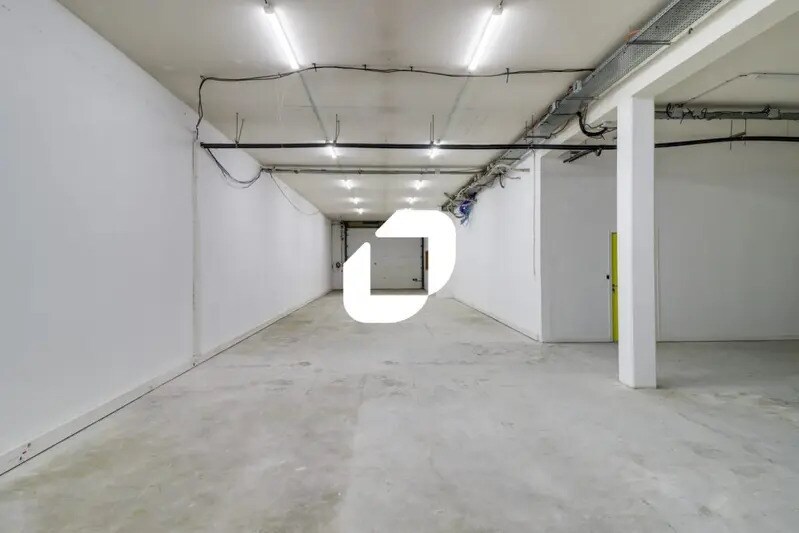 Light Industrial in Villiers-sur-Marne to rent - Interior Photo - Image 2 of 10