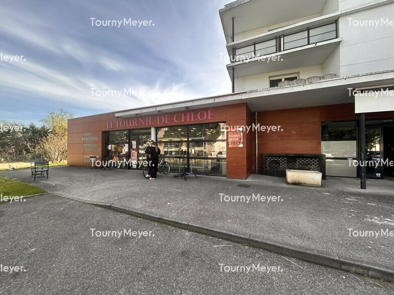 2 Place Jean Mermoz, Eaunes for sale - Building Photo - Image 1 of 11