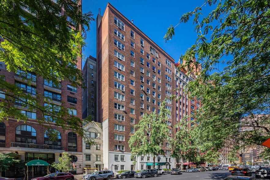 340 E 72nd St, New York, NY for sale - Primary Photo - Image 1 of 5