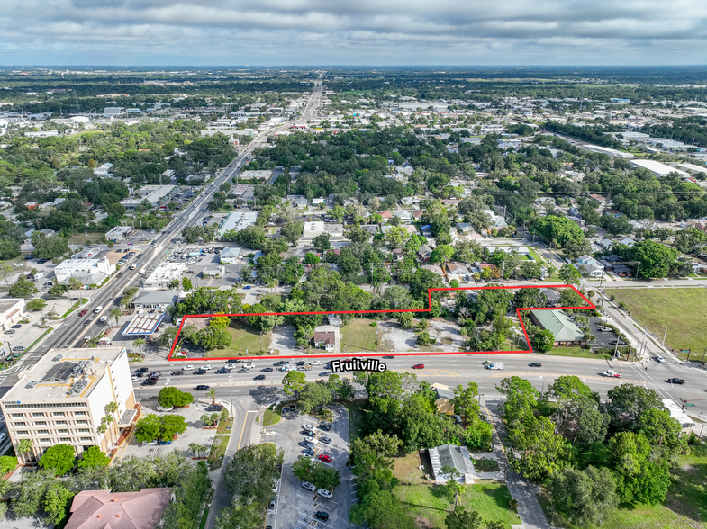 2015-2023 Fruitville Rd, Sarasota, FL for sale - Building Photo - Image 1 of 14