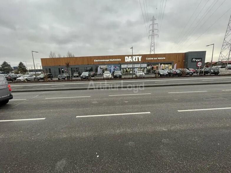 Retail in Lampertheim to rent - Building Photo - Image 2 of 9