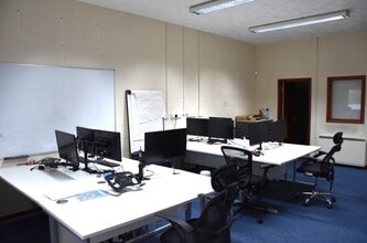 Office in 2 Woodburn Terrace, Newcastle Emlyn to rent Interior Photo- Image 2 of 12