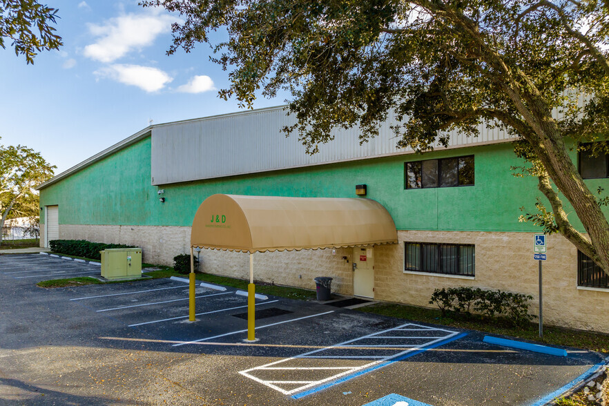 375 Mears Blvd, Oldsmar, FL for rent - Building Photo - Image 2 of 5