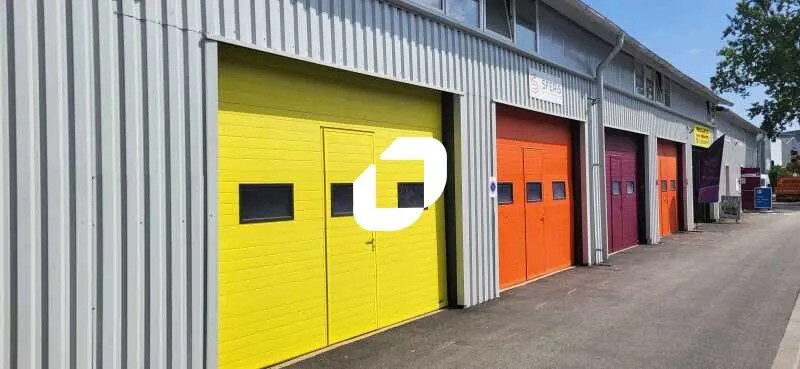 Light Industrial in Bègles to rent - Building Photo - Image 2 of 16