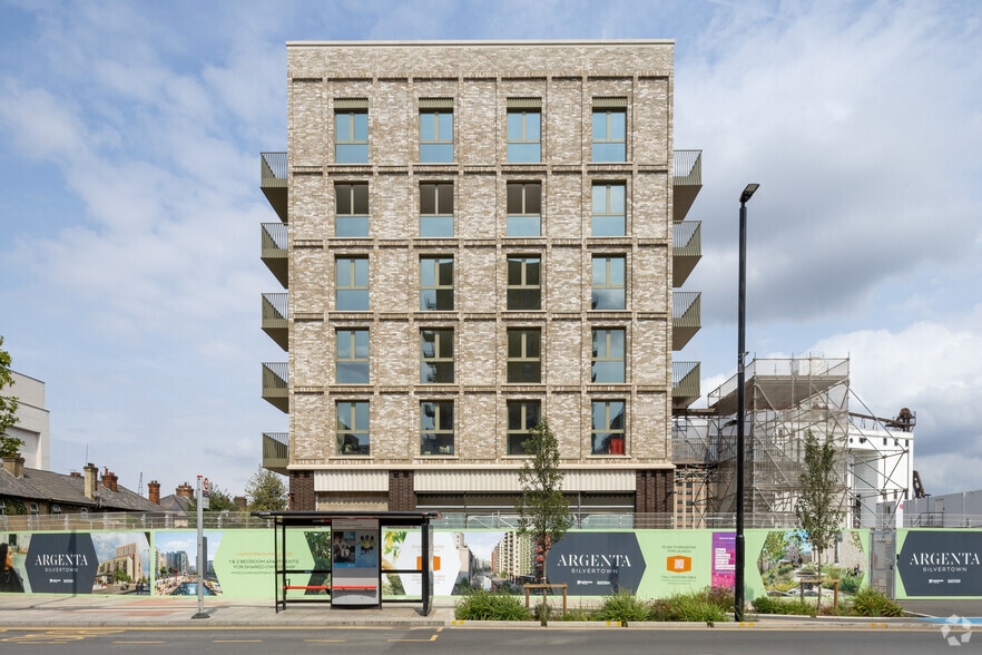 23 Rayleigh Rd, London to rent - Primary Photo - Image 1 of 2