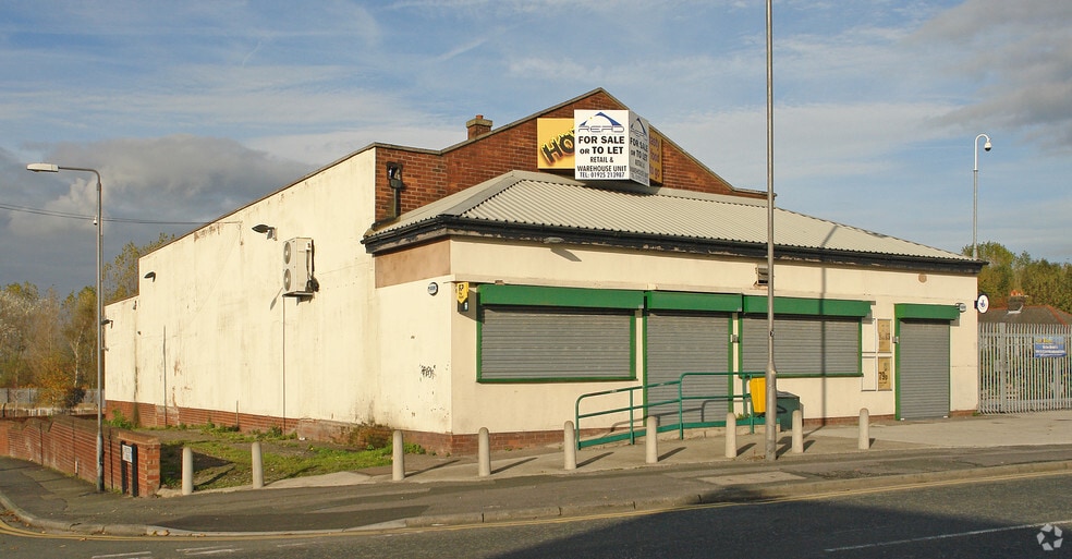 11-17 Sutton Rd, St Helens to rent - Building Photo - Image 2 of 4