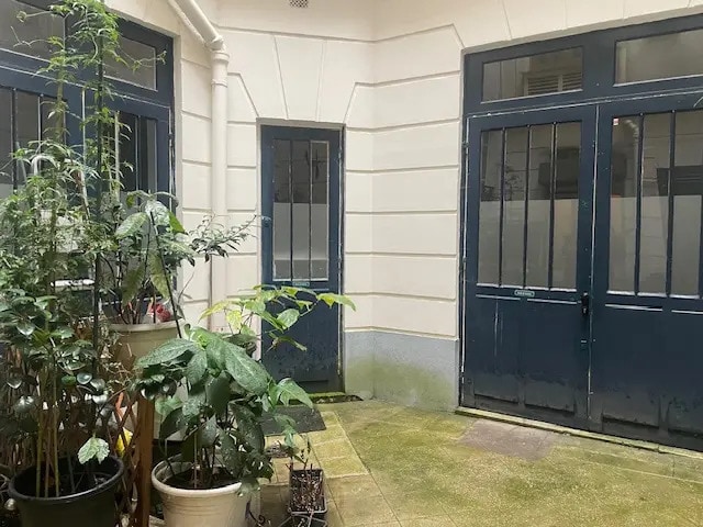 Retail in Paris to rent Building Photo- Image 1 of 9